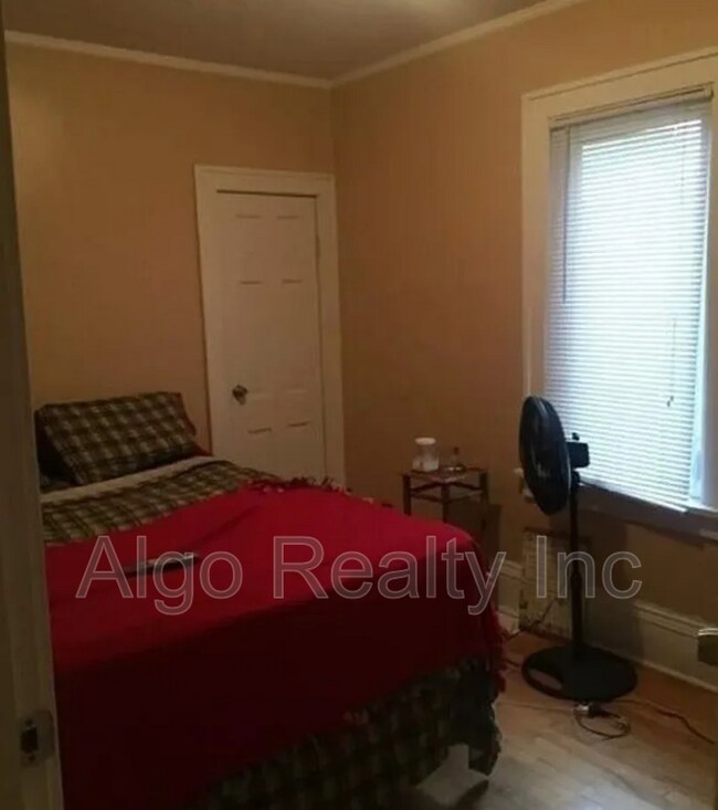 Building Photo - 3400 Elliot Ave