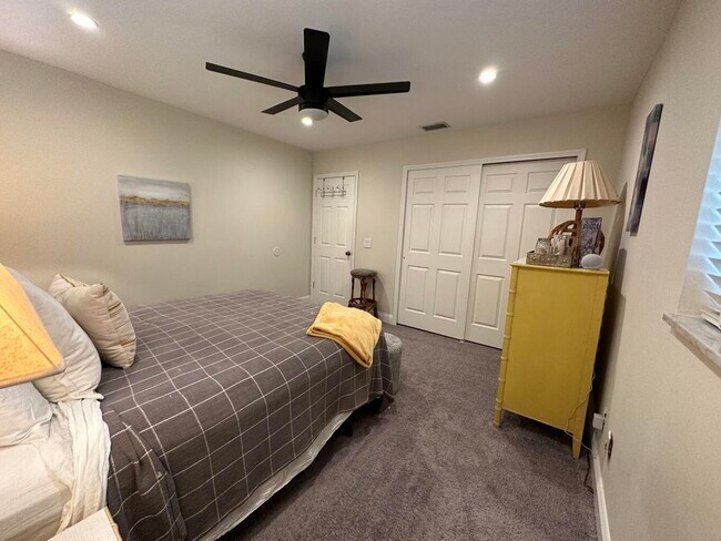 Building Photo - 917 SW 36th Terrace