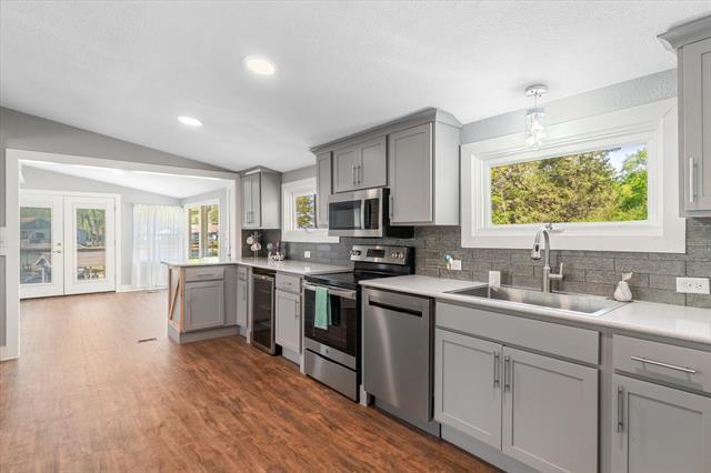 Building Photo - 230 Shady Shores Dr