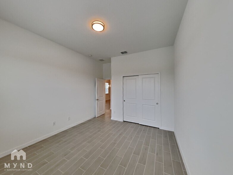 Building Photo - 762 Middleton St