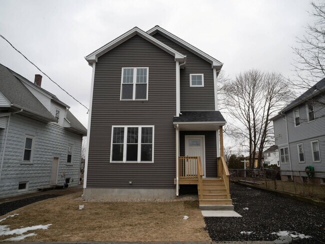 Building Photo - 61 Wainwright St