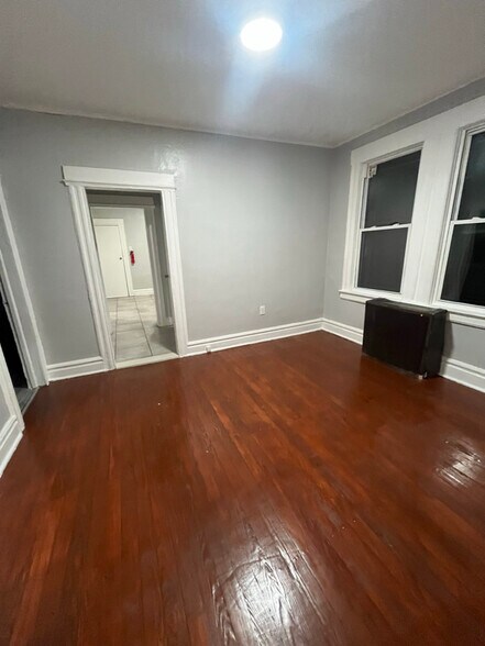 Building Photo - 591 15th Ave