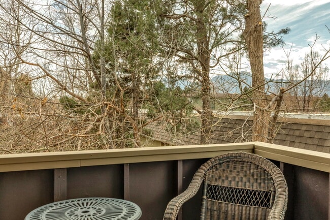 Building Photo - "Charming 2-Bed Oasis in Boulder with Spacious 862 Sq Ft Living!"
