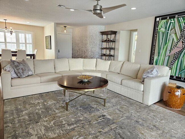 Building Photo - Annual Rental or 6+ month option - FURNISHED HEATED POOL HOME. Gorgeous 3 Bedroom, 3 Bath, 2 Car ...