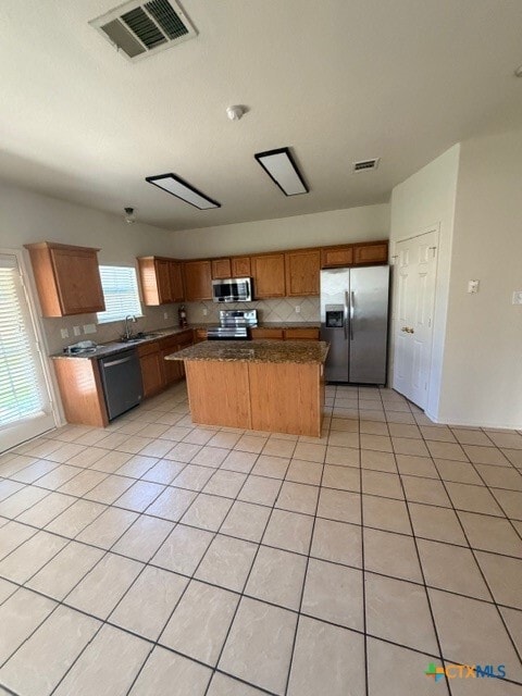 Building Photo - 225 Memory Ln