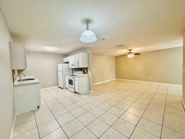 Building Photo - 29 E Ln Dr