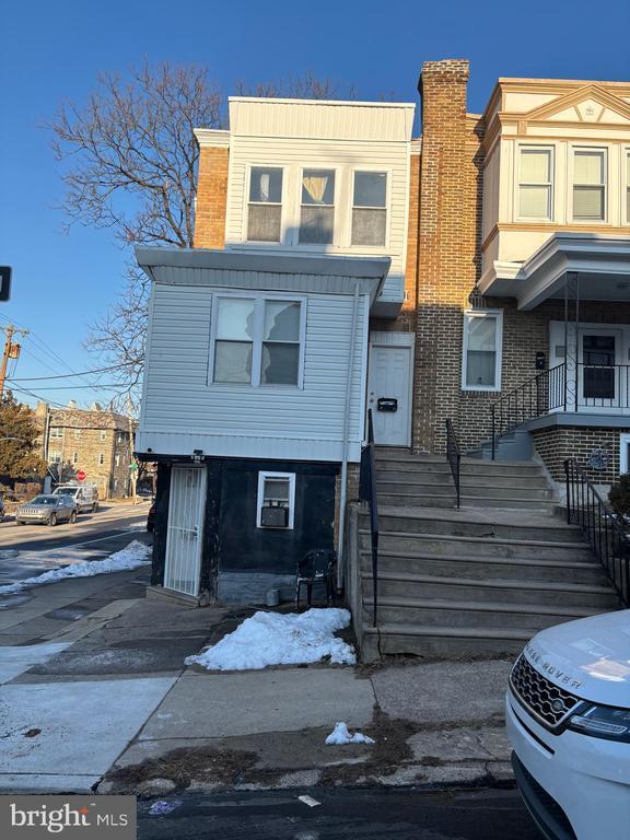 Building Photo - 1767 N Peach St