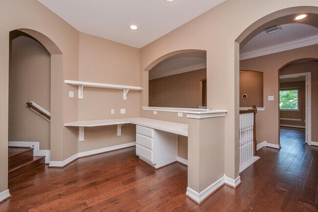 Building Photo - 5007 Barlow Bend Ln
