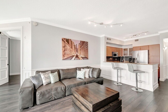 Building Photo - 804 E Windward Way