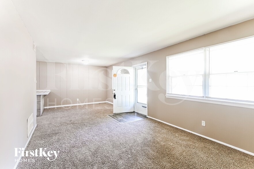 Building Photo - 510 Impala Ln