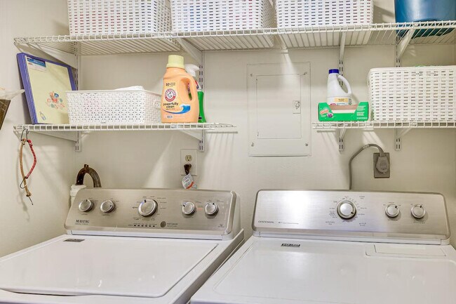 Building Photo - 4435 S Atlantic Ave