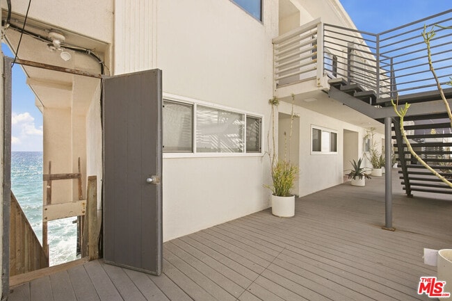 Building Photo - 20638 Pacific Coast Hwy