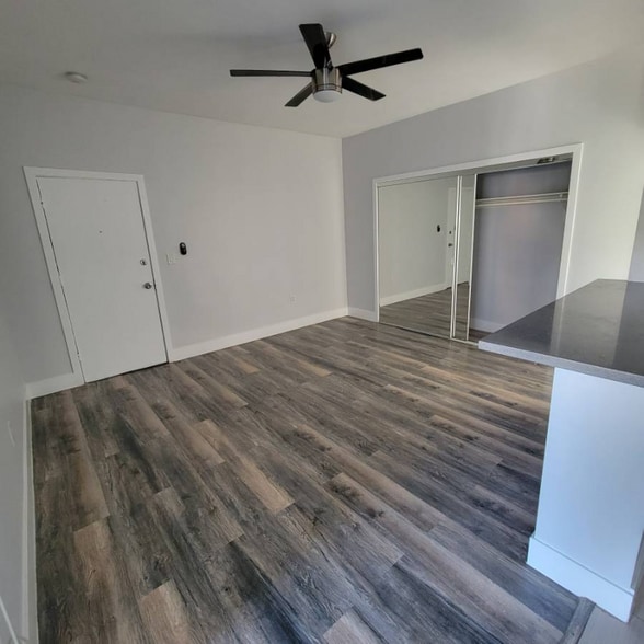 Building Photo - 837 Normandie Ave