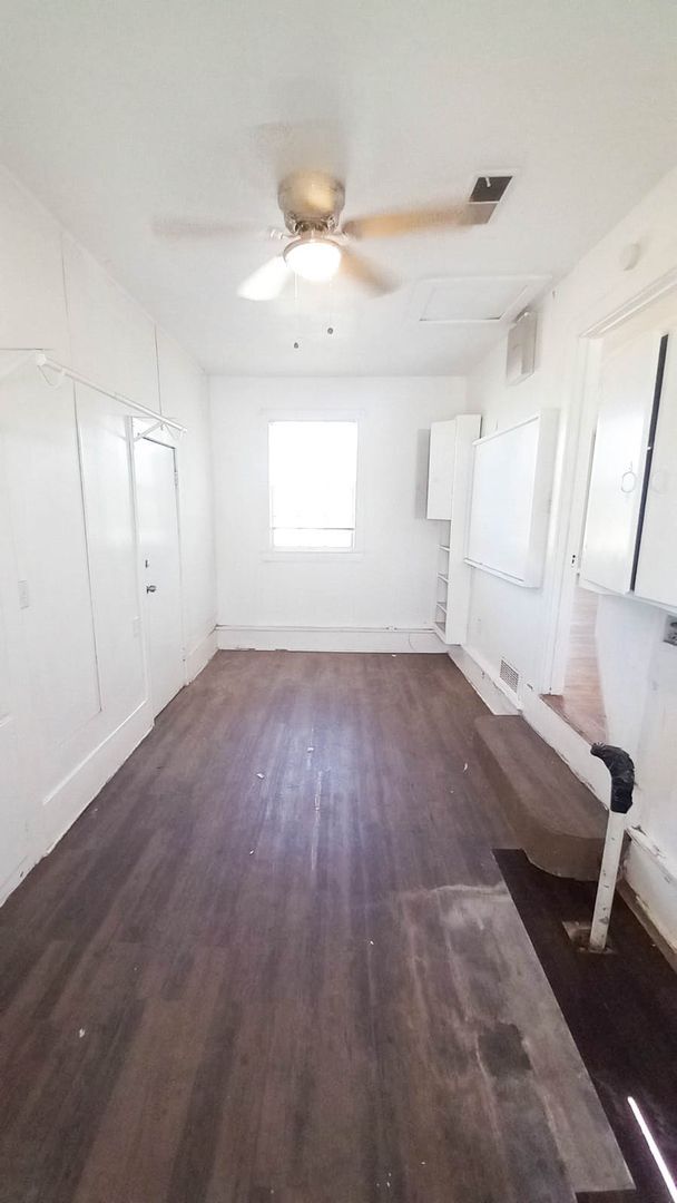 Building Photo - $0 First Month's Rent / $0 Deposit at Move-in