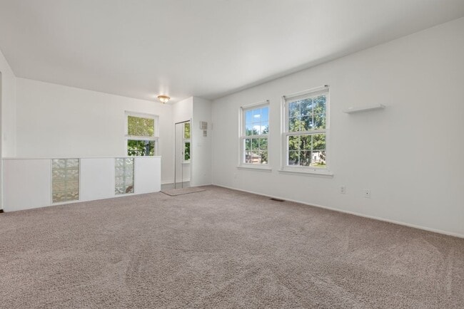Building Photo - 26070 N Lake Dr