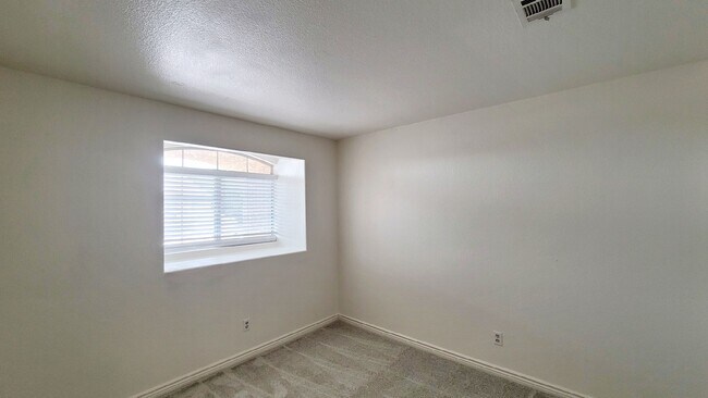 Building Photo - 8016 Cimarron Ridge Dr