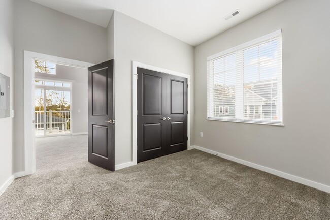 Interior Photo - Powell Crossing