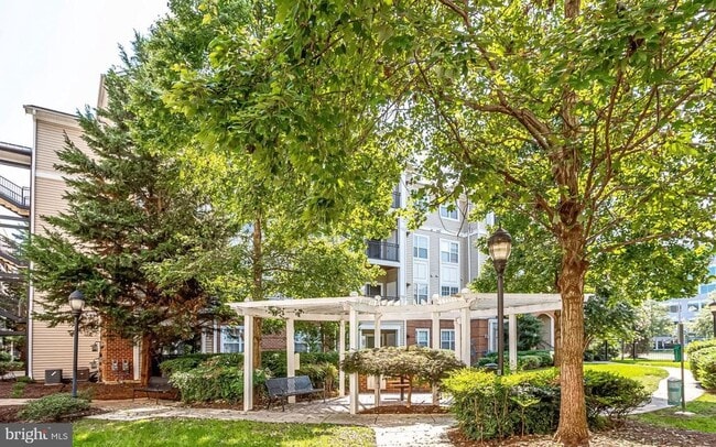 Building Photo - 12925 Centre Park Cir