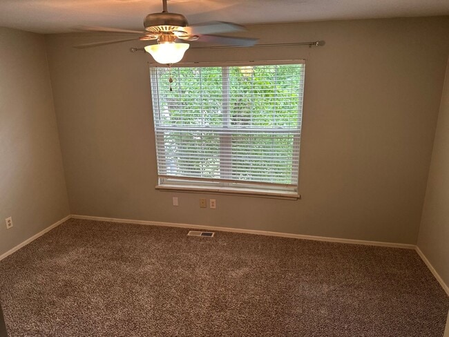 Building Photo - 2-Bedroom, 2-Bathroom End Unit Condo with ...
