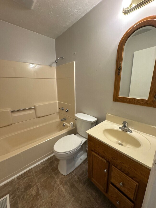 Building Photo - 5607 Elmer Ln
