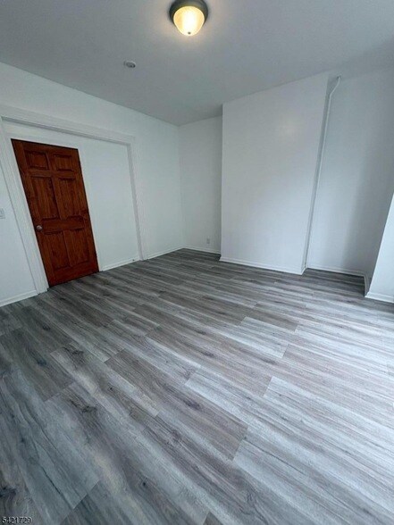 Building Photo - 139 Clifton Ave