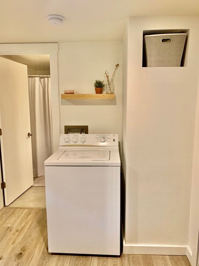 Building Photo - Charming 3 Bed, 2 Bath Craftsman in Missoula’s Coveted University Area