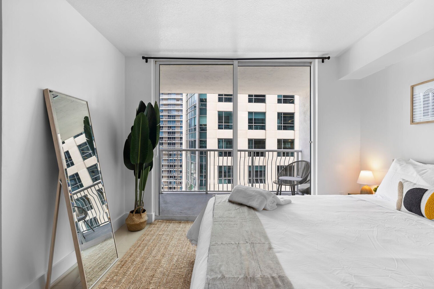 Building Photo - 1 SE 12th St