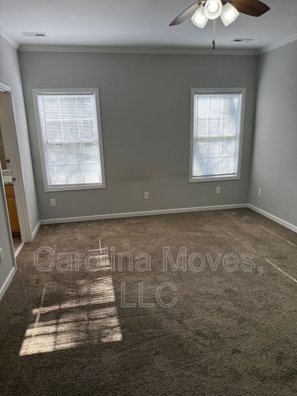 Building Photo - 105 Bismark Dr