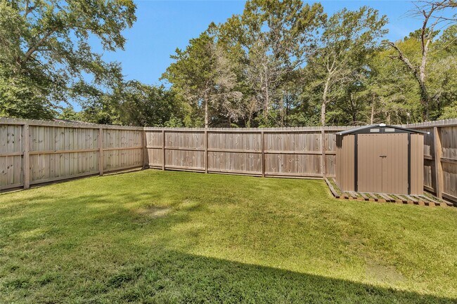 Building Photo - 15841 Beechnut Dr