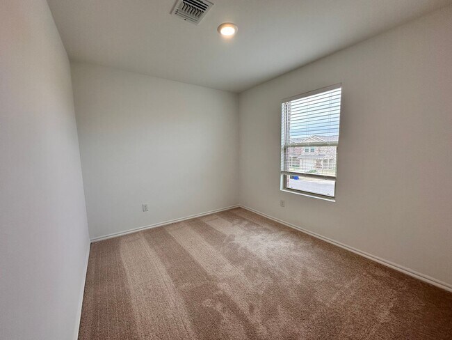 Building Photo - New 3 bedroom 2 1/2 bath home - Move in Deposit-Free! (If Qualified)