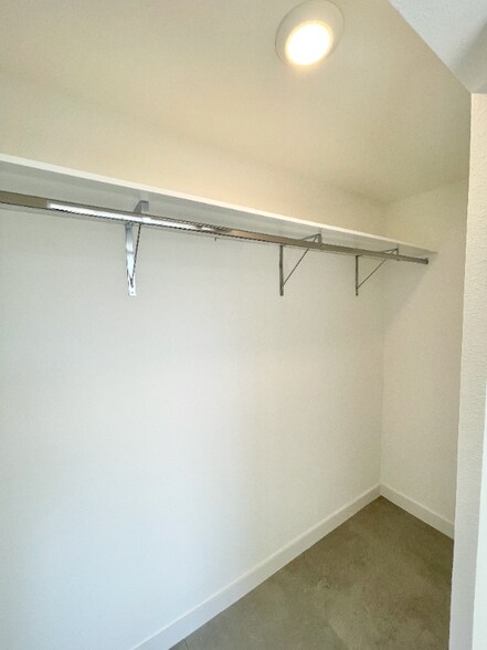 Building Photo - 1901 Van Buren St