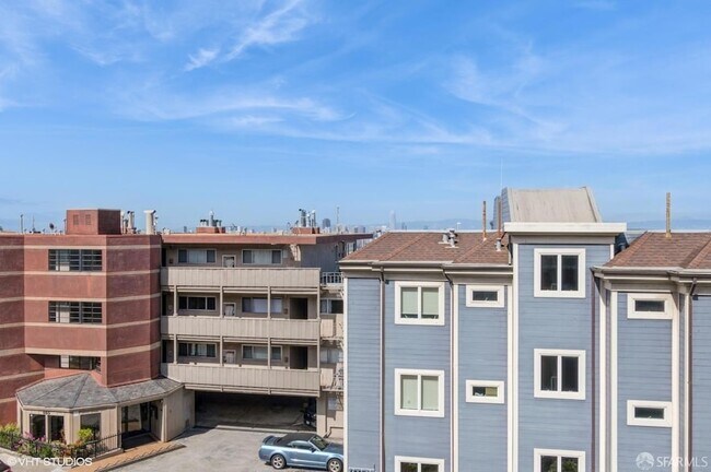 Building Photo - 646 Corbett Ave