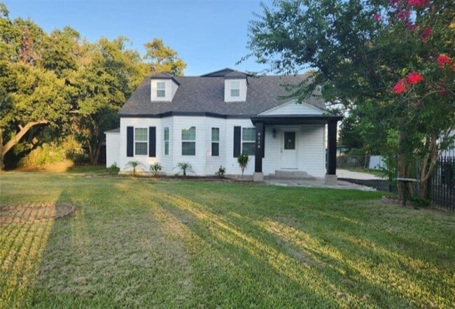 Primary Photo - 8118 Ogden St