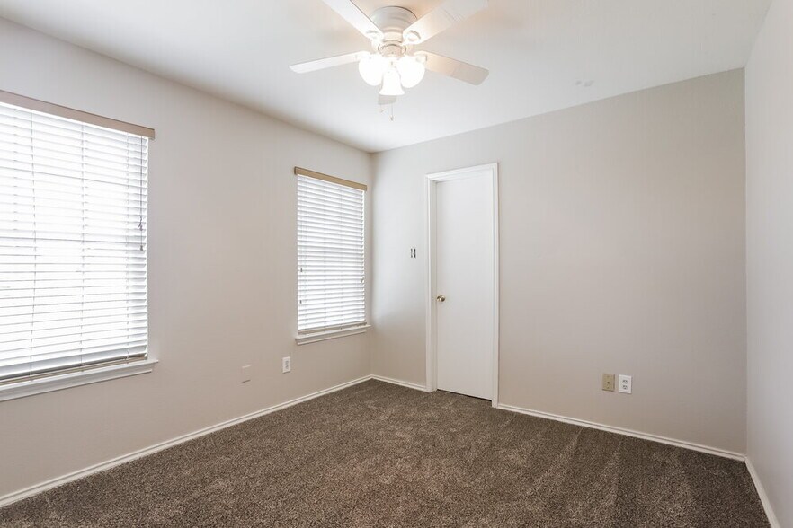 Building Photo - 7935 Raven Creek Ln