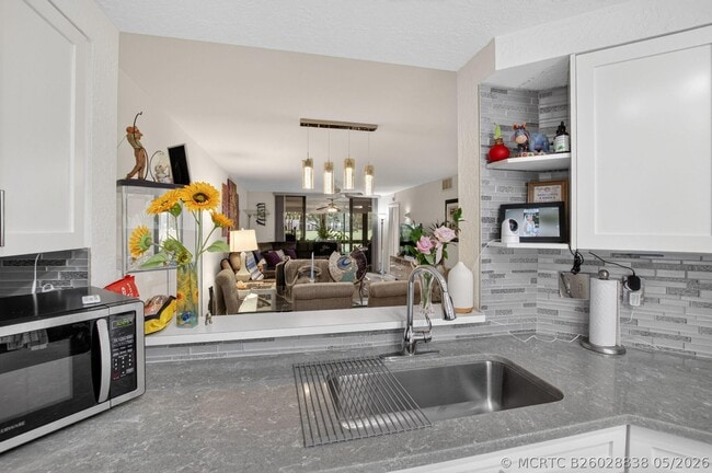 Building Photo - 7254 Clunie Pl