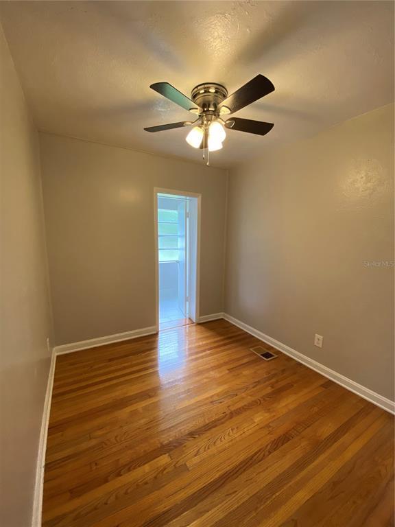 Building Photo - 1044 N Bumby Ave