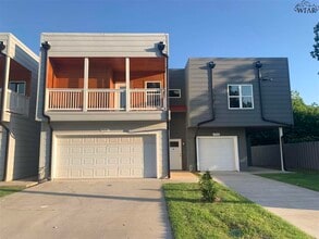 Building Photo - 436 W College St