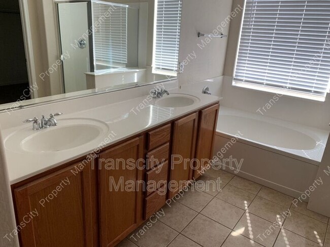 Building Photo - 4537 S Granite St