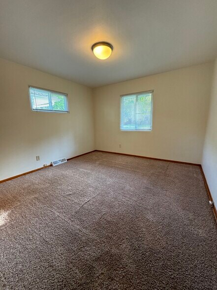 Building Photo - 3013 Blakeley Ave