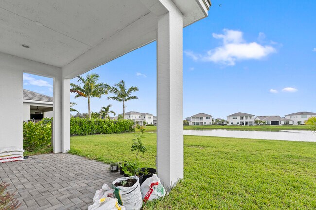 Building Photo - 15134 Cameo Ct