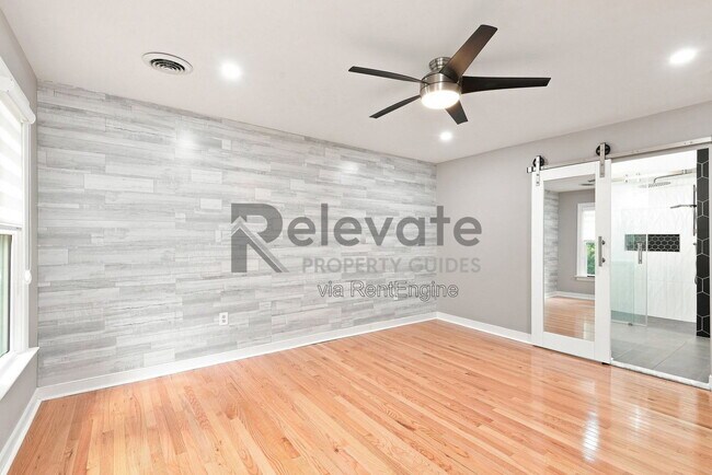 Building Photo - 6000 Sedgefield Rd