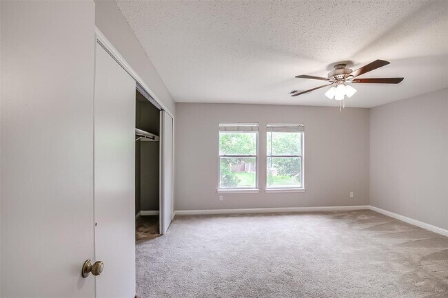 Building Photo - 2504 Byfield Dr