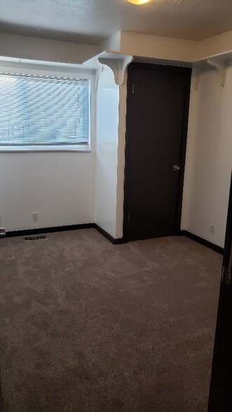 Building Photo - 8095 Twain Cir