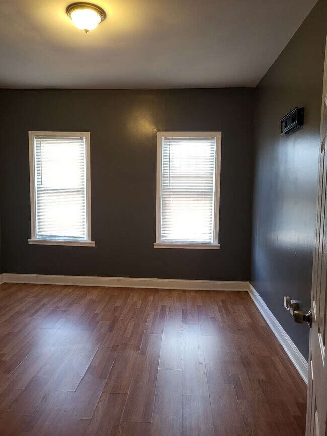 Building Photo - 1607 Cliftview Ave