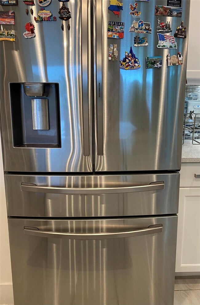 Building Photo - 9623 Brook Isles Ave