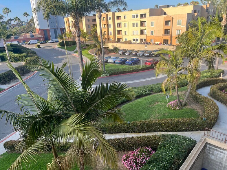 Building Photo - 8889 Caminito Plaza Centro