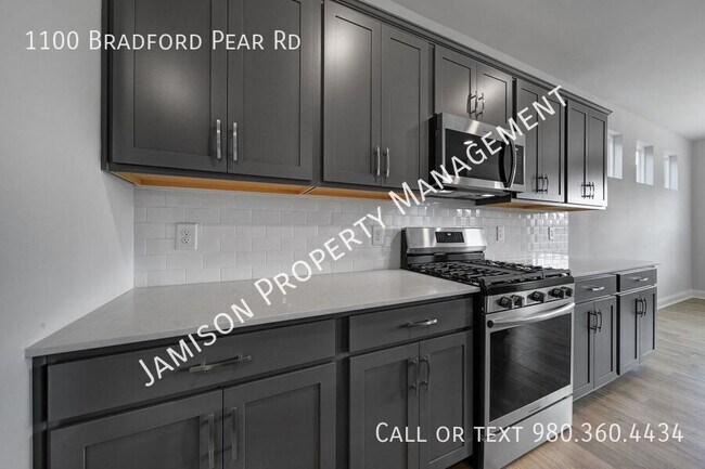 Building Photo - 1100 Bradford Pear Rd