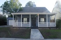 Building Photo - Lots of room