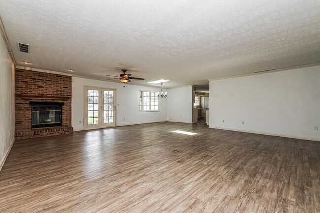Building Photo - 6888 Bunnell Hill Rd