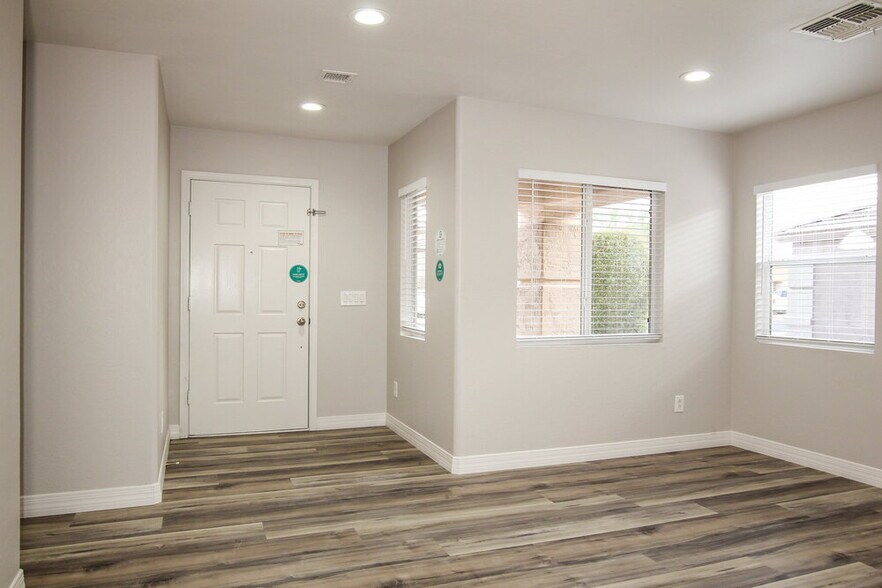 Building Photo - 11578 W Mountain View Rd